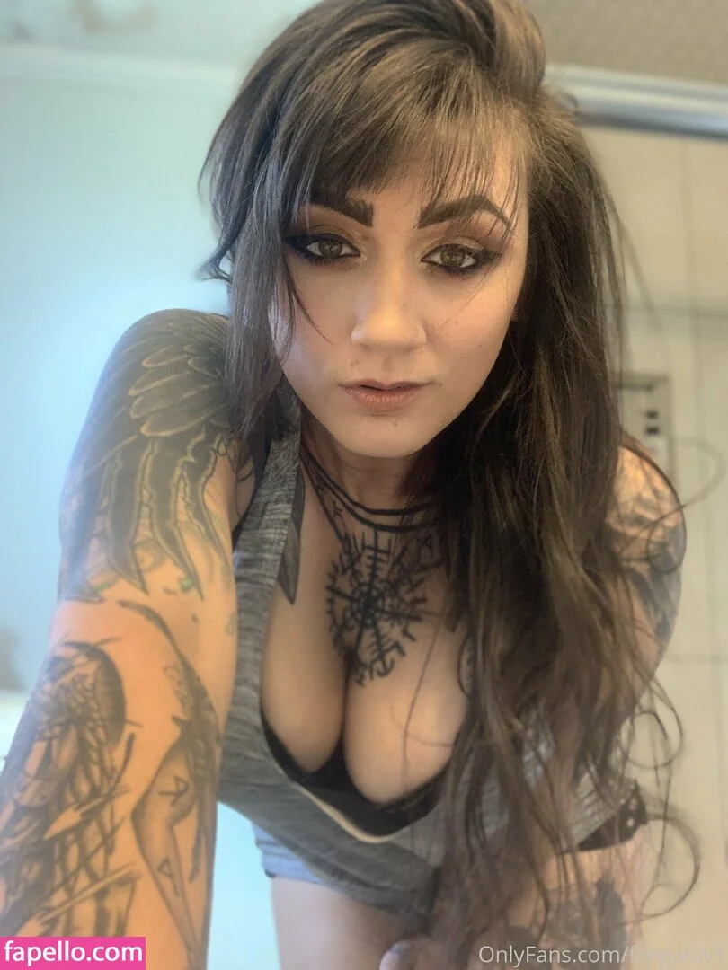 a_zfree / freyjaluv1 Onlyfans Photo Gallery 
