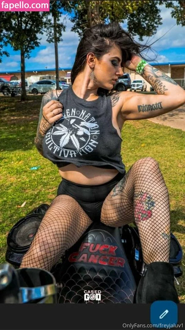 a_zfree / freyjaluv1 Onlyfans Photo Gallery 