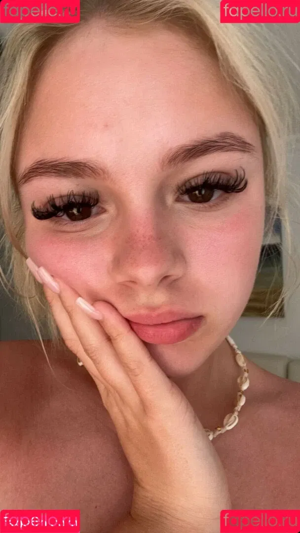 Brooke Marsden / beautybrooke123 / brooke_marsden Onlyfans Photo Gallery 