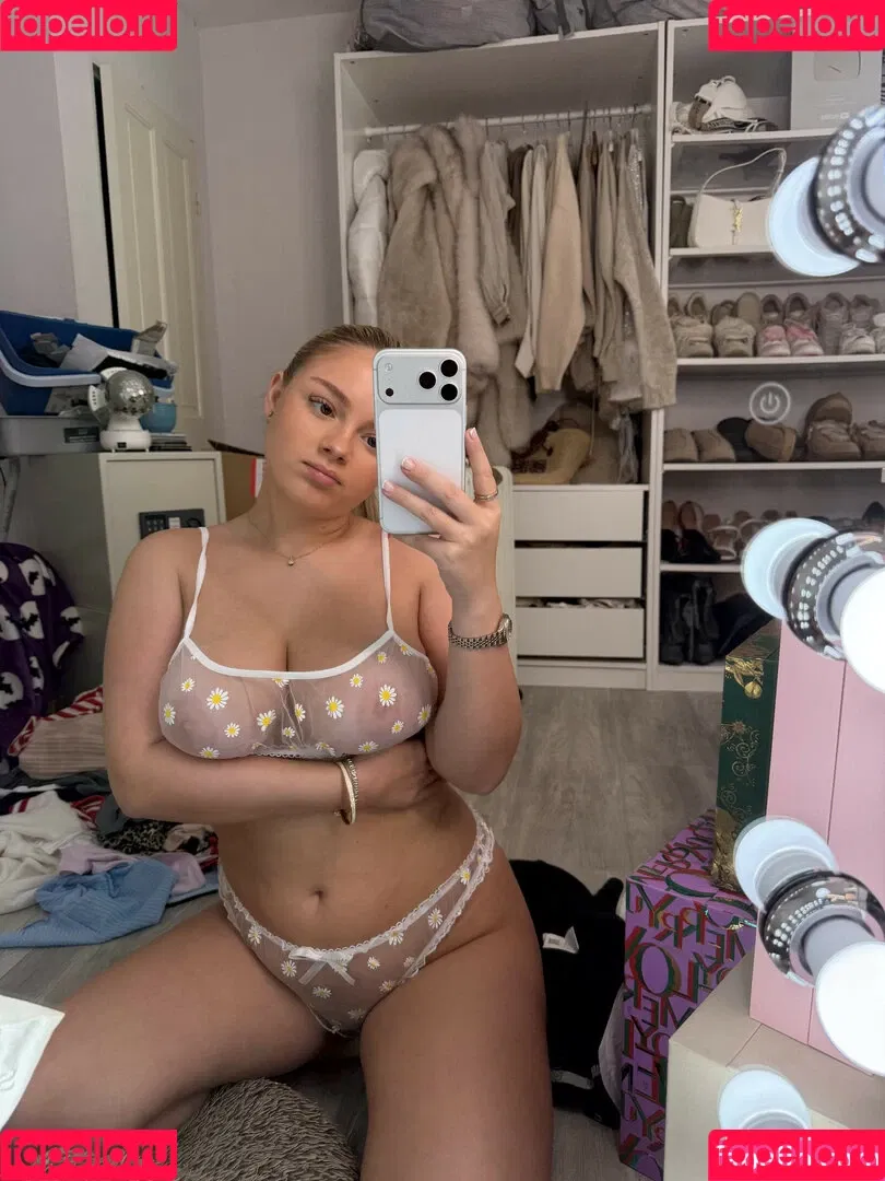 Brooke Marsden / beautybrooke123 / brooke_marsden Onlyfans Photo Gallery 
