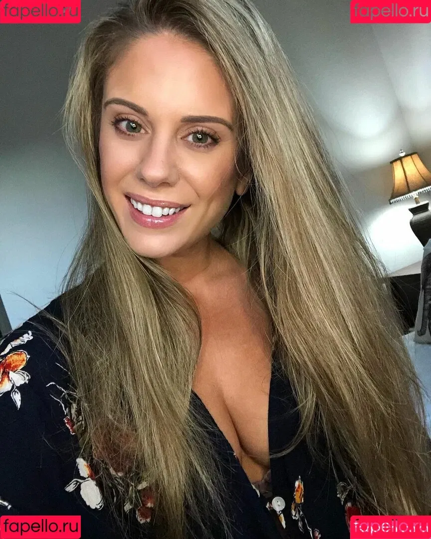 Karin Noelle / Midskarinnoelle / karinnoelle / misskarinnoelle Onlyfans Photo Gallery 