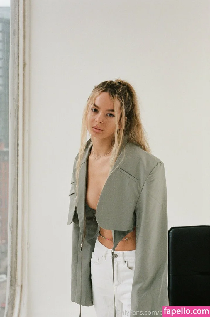 emilyliam_ / emilylism Onlyfans Photo Gallery 