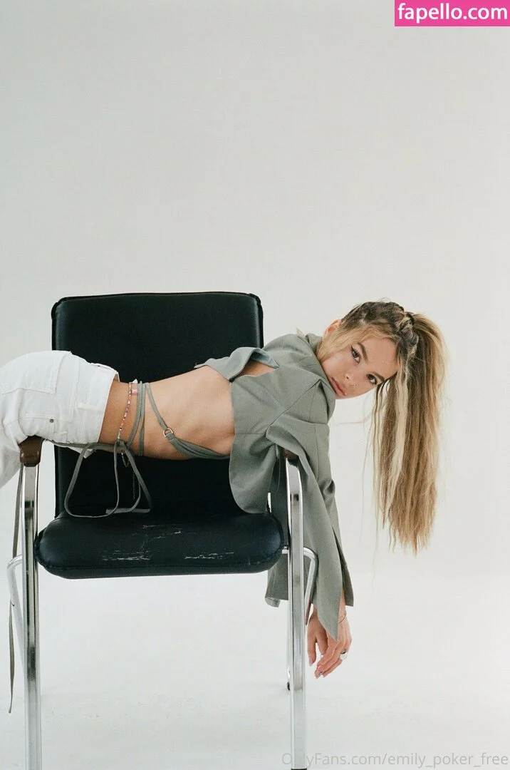 emilyliam_ / emilylism Onlyfans Photo Gallery 