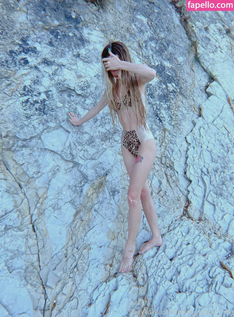 emilyliam_ / emilylism Onlyfans Photo Gallery 