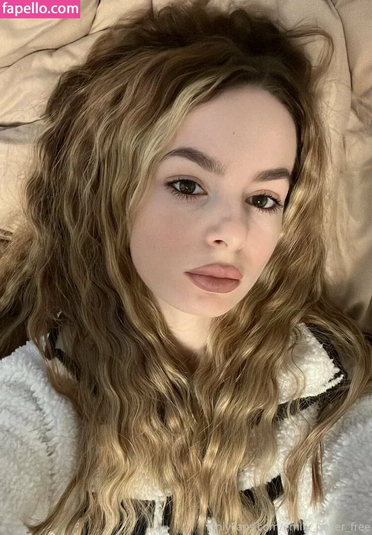 emilyliam_ / emilylism Onlyfans Photo Gallery 