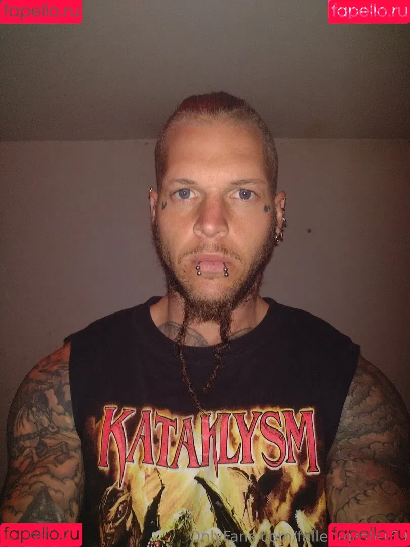 fallenmaster69 / fallenmoon13 Onlyfans Photo Gallery 