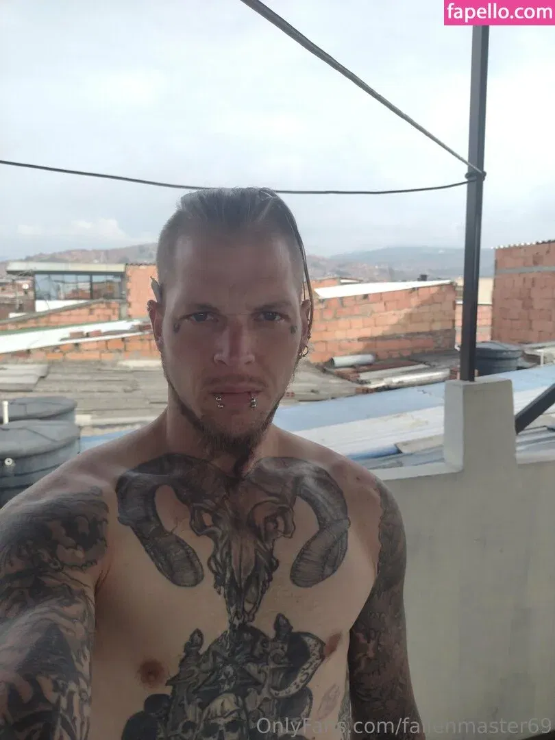 fallenmaster69 / fallenmoon13 Onlyfans Photo Gallery 