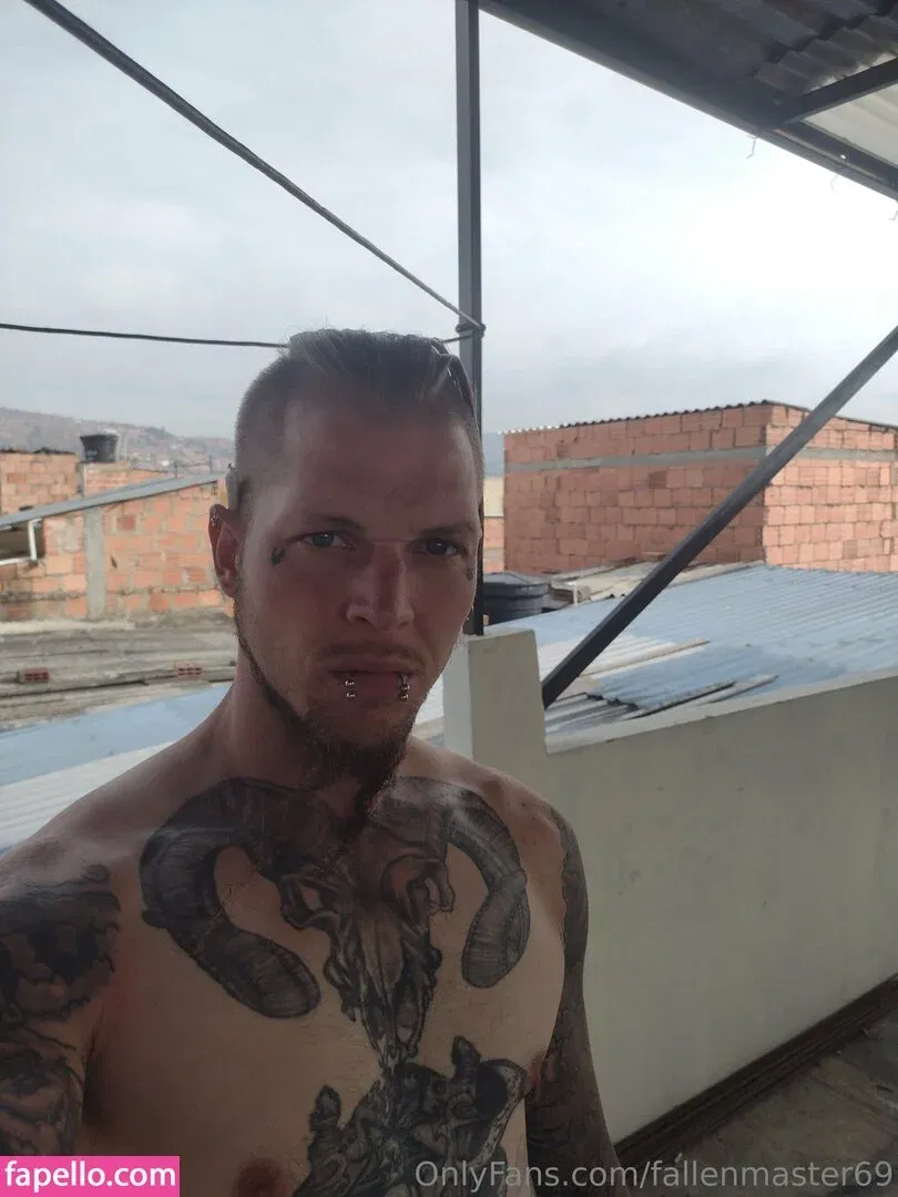 fallenmaster69 / fallenmoon13 Onlyfans Photo Gallery 