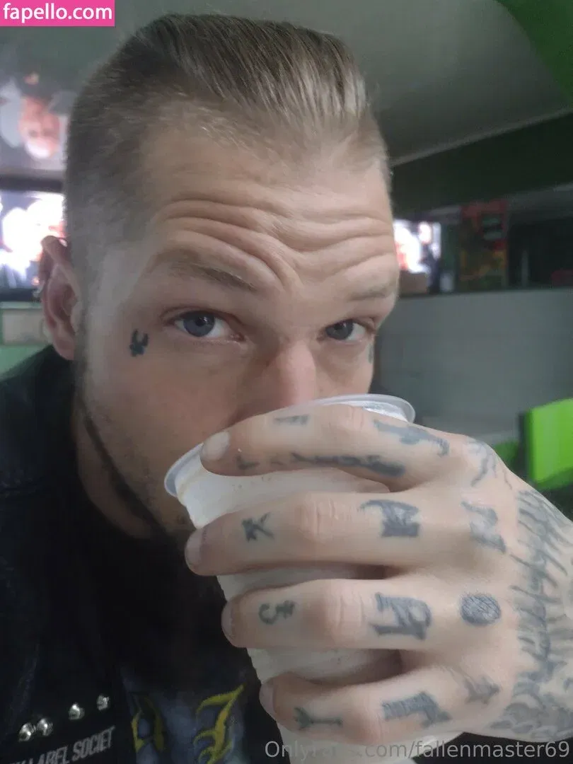 fallenmaster69 / fallenmoon13 Onlyfans Photo Gallery 