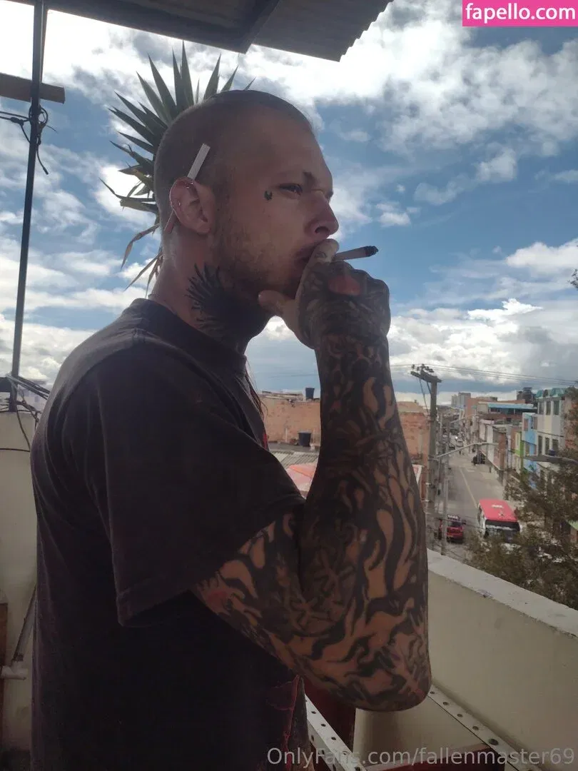 fallenmaster69 / fallenmoon13 Onlyfans Photo Gallery 