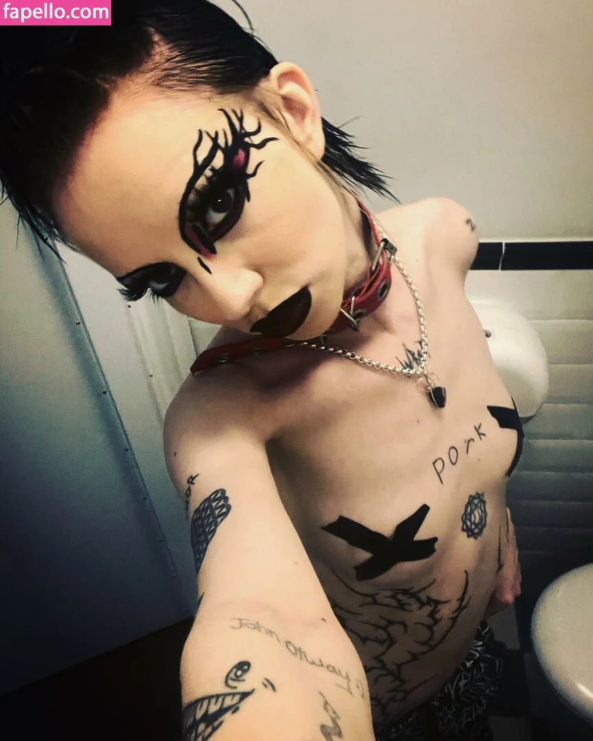 Bambi Thug / bambiethug / cocostrokes1 Onlyfans Photo Gallery 