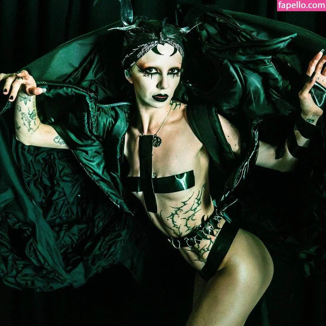 Bambi Thug / bambiethug / cocostrokes1 Onlyfans Photo Gallery 