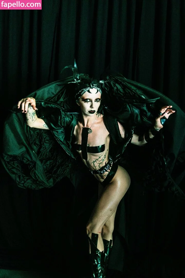 Bambi Thug / bambiethug / cocostrokes1 Onlyfans Photo Gallery 