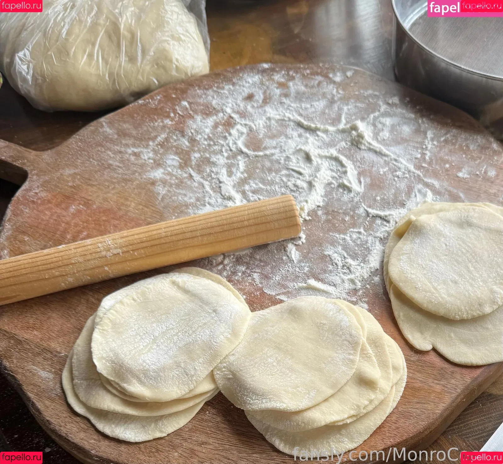 MonroCocos / https: / katrin.delice Onlyfans Photo Gallery 