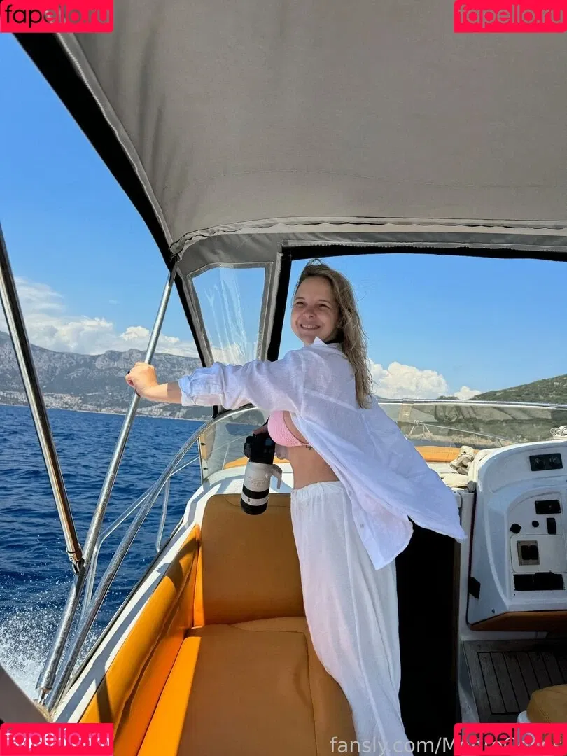 MonroCocos / https: / katrin.delice Onlyfans Photo Gallery 