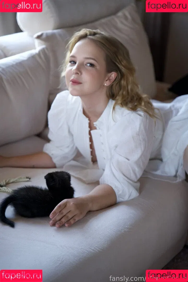 MonroCocos / https: / katrin.delice Onlyfans Photo Gallery 