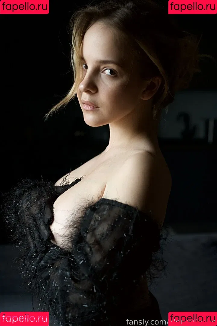 MonroCocos / https: / katrin.delice Onlyfans Photo Gallery 