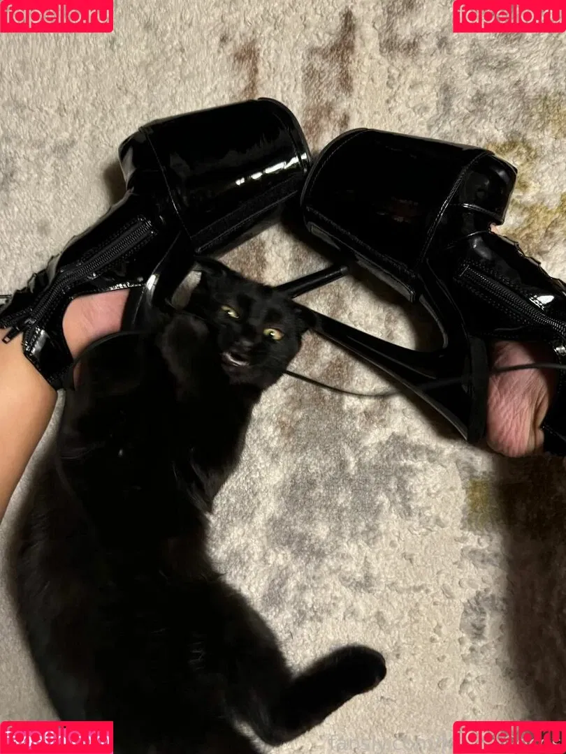 MonroCocos / https: / katrin.delice Onlyfans Photo Gallery 