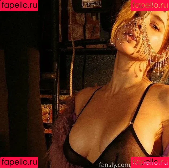 MonroCocos / https: / katrin.delice Onlyfans Photo Gallery 