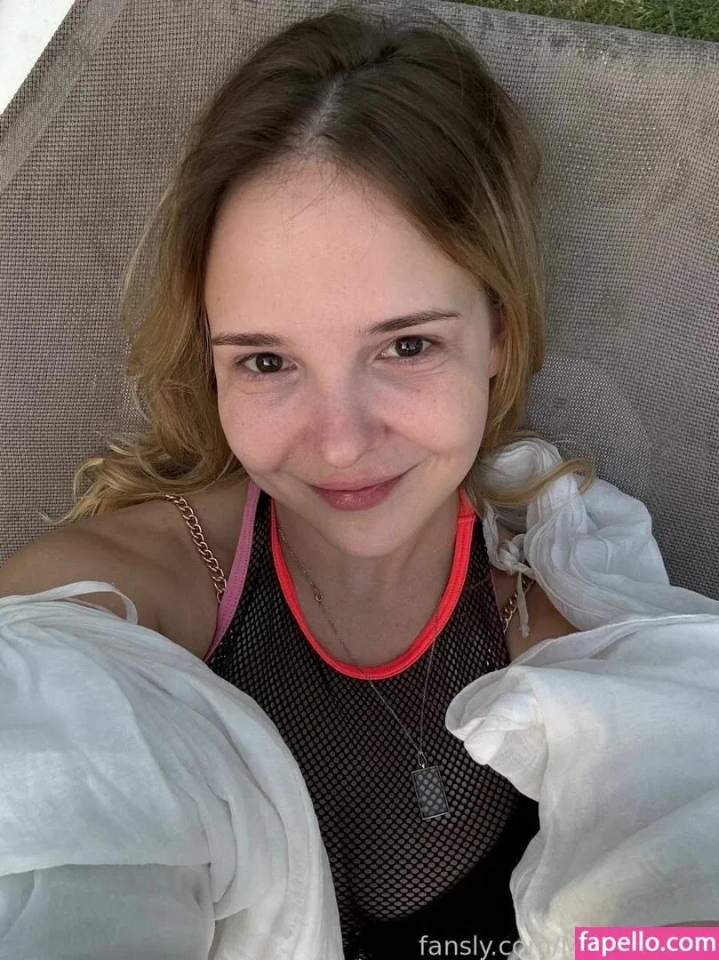 MonroCocos / https: / katrin.delice Onlyfans Photo Gallery 