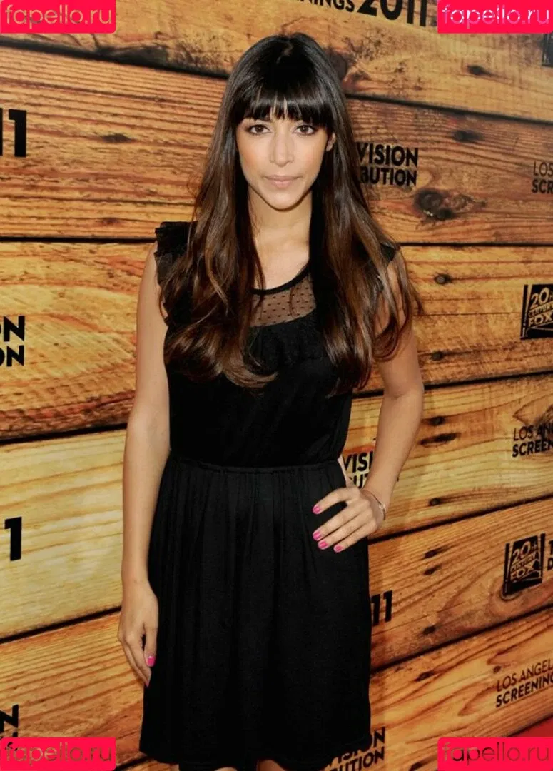 Hannah Simone Onlyfans Photo Gallery 