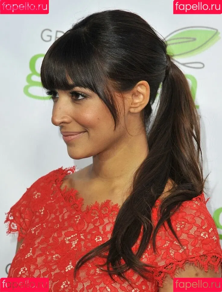 Hannah Simone Onlyfans Photo Gallery 