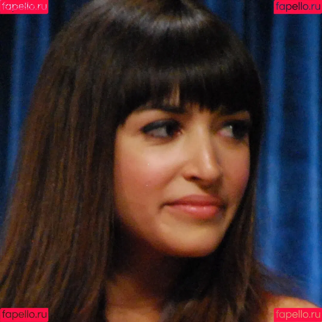 Hannah Simone Onlyfans Photo Gallery 