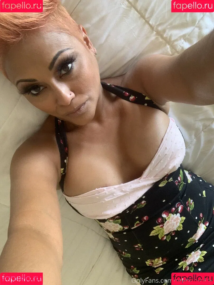 Priya Anjali Rai / priya_rai_xoxo / priyaanjalirai Onlyfans Photo Gallery 