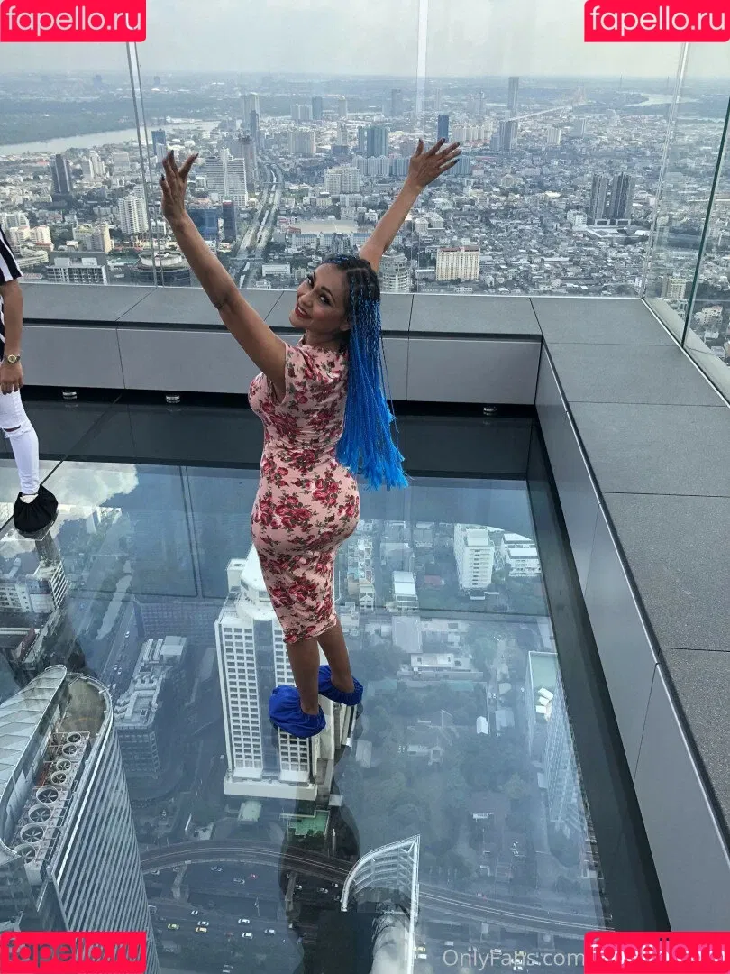 Priya Anjali Rai / priya_rai_xoxo / priyaanjalirai Onlyfans Photo Gallery 