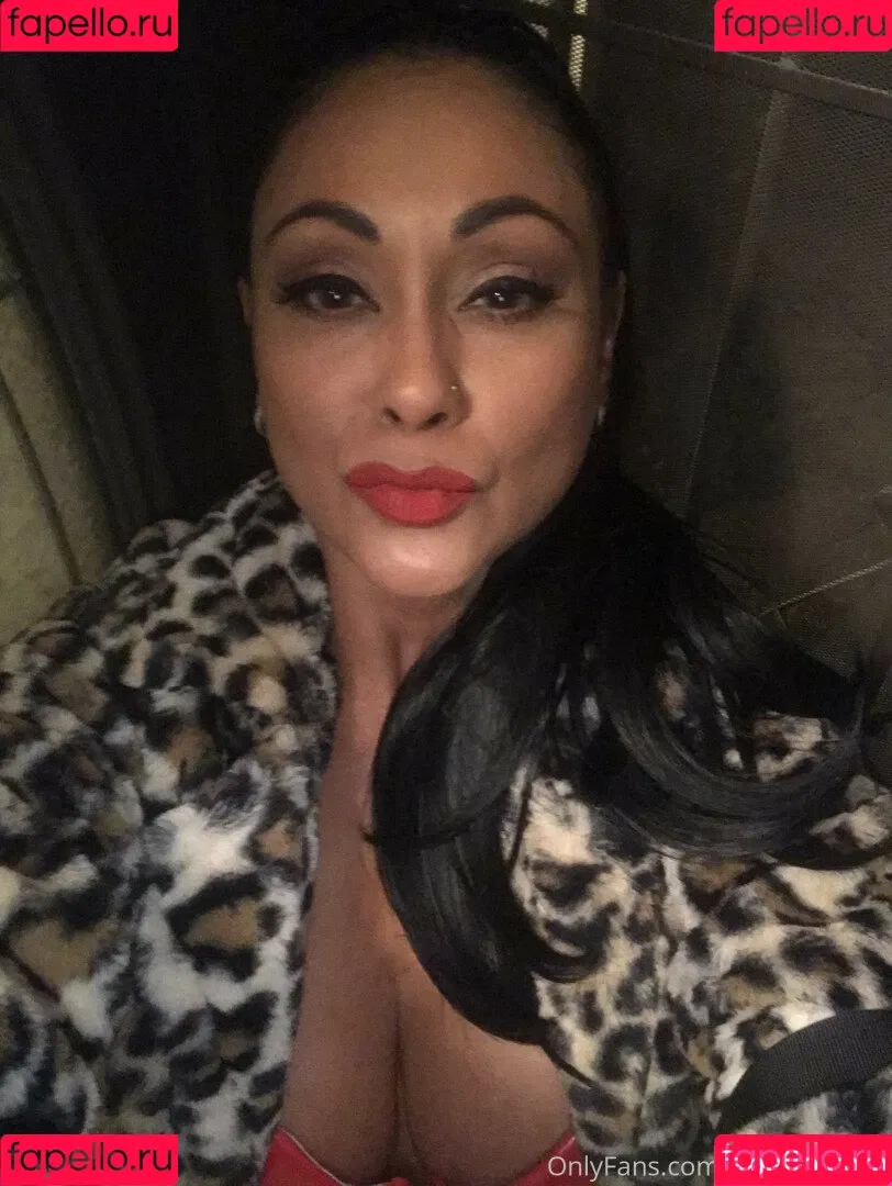 Priya Anjali Rai / priya_rai_xoxo / priyaanjalirai Onlyfans Photo Gallery 