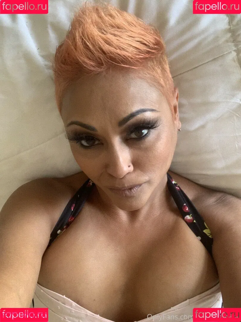 Priya Anjali Rai / priya_rai_xoxo / priyaanjalirai Onlyfans Photo Gallery 