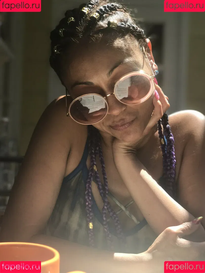 Priya Anjali Rai / priya_rai_xoxo / priyaanjalirai Onlyfans Photo Gallery 