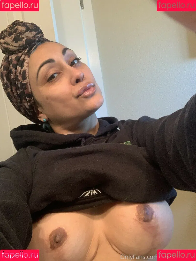 Priya Anjali Rai / priya_rai_xoxo / priyaanjalirai Onlyfans Photo Gallery 