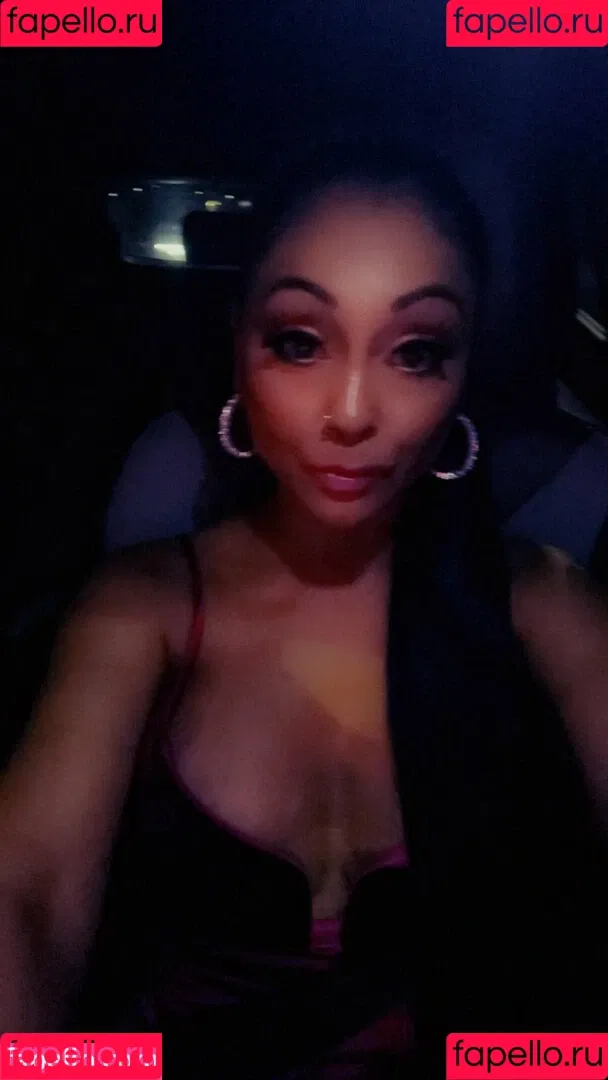 Priya Anjali Rai / priya_rai_xoxo / priyaanjalirai Onlyfans Photo Gallery 