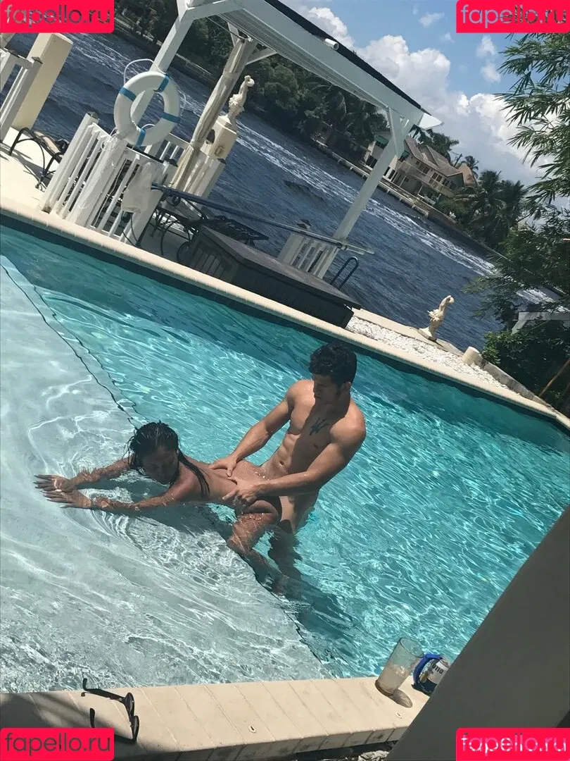 Priya Anjali Rai / priya_rai_xoxo / priyaanjalirai Onlyfans Photo Gallery 