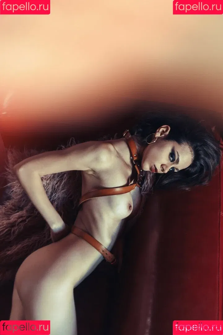 Elena Salvi / Nausicaa Yami / NausicaaYami / babel.ena / nausicaa_yami / nausicaa_yami_ Onlyfans Photo Gallery 