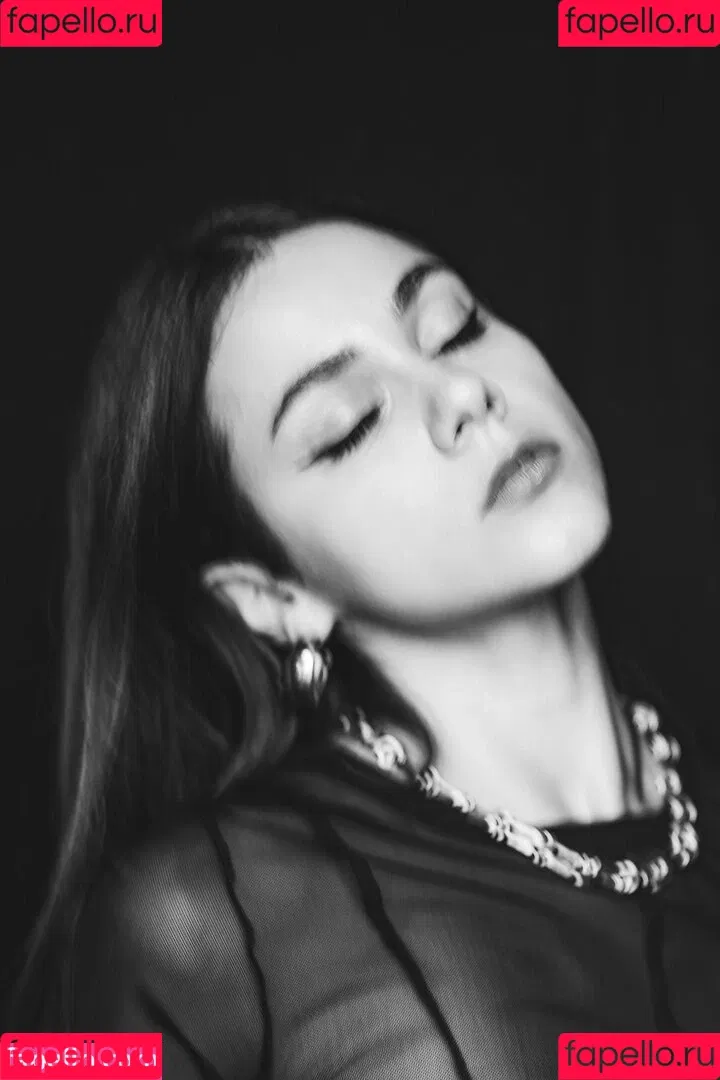 Elena Salvi / Nausicaa Yami / NausicaaYami / babel.ena / nausicaa_yami / nausicaa_yami_ Onlyfans Photo Gallery 