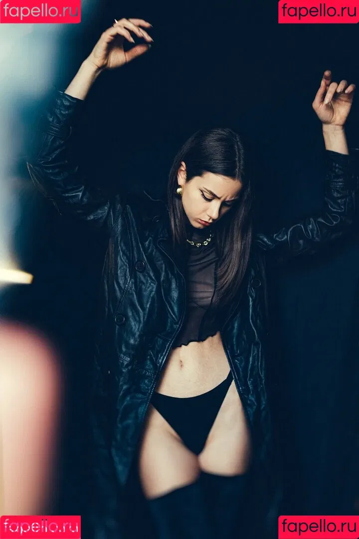 Elena Salvi / Nausicaa Yami / NausicaaYami / babel.ena / nausicaa_yami / nausicaa_yami_ Onlyfans Photo Gallery 