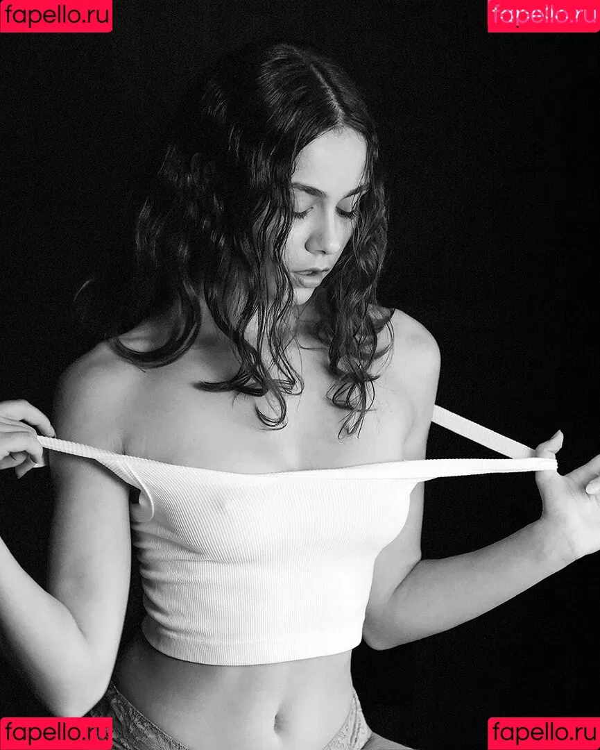Elena Salvi / Nausicaa Yami / NausicaaYami / babel.ena / nausicaa_yami / nausicaa_yami_ Onlyfans Photo Gallery 
