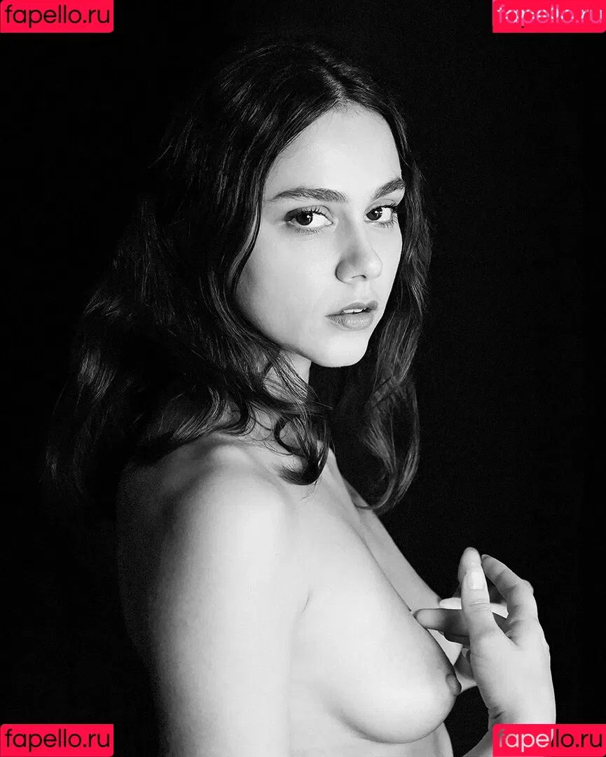 Elena Salvi / Nausicaa Yami / NausicaaYami / babel.ena / nausicaa_yami / nausicaa_yami_ Onlyfans Photo Gallery 