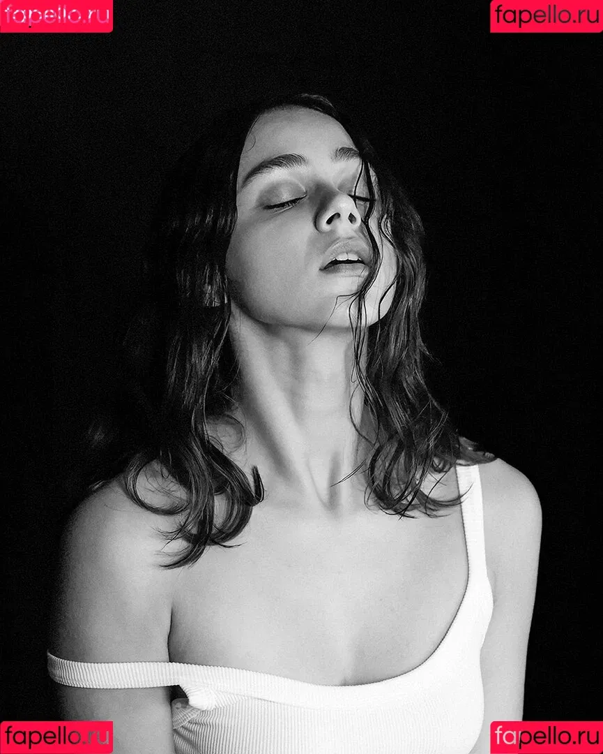 Elena Salvi / Nausicaa Yami / NausicaaYami / babel.ena / nausicaa_yami / nausicaa_yami_ Onlyfans Photo Gallery 
