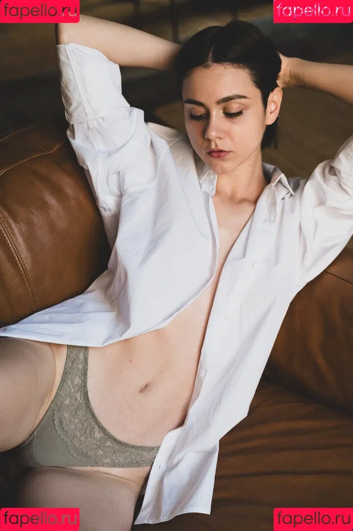 Elena Salvi / Nausicaa Yami / NausicaaYami / babel.ena / nausicaa_yami / nausicaa_yami_ Onlyfans Photo Gallery 