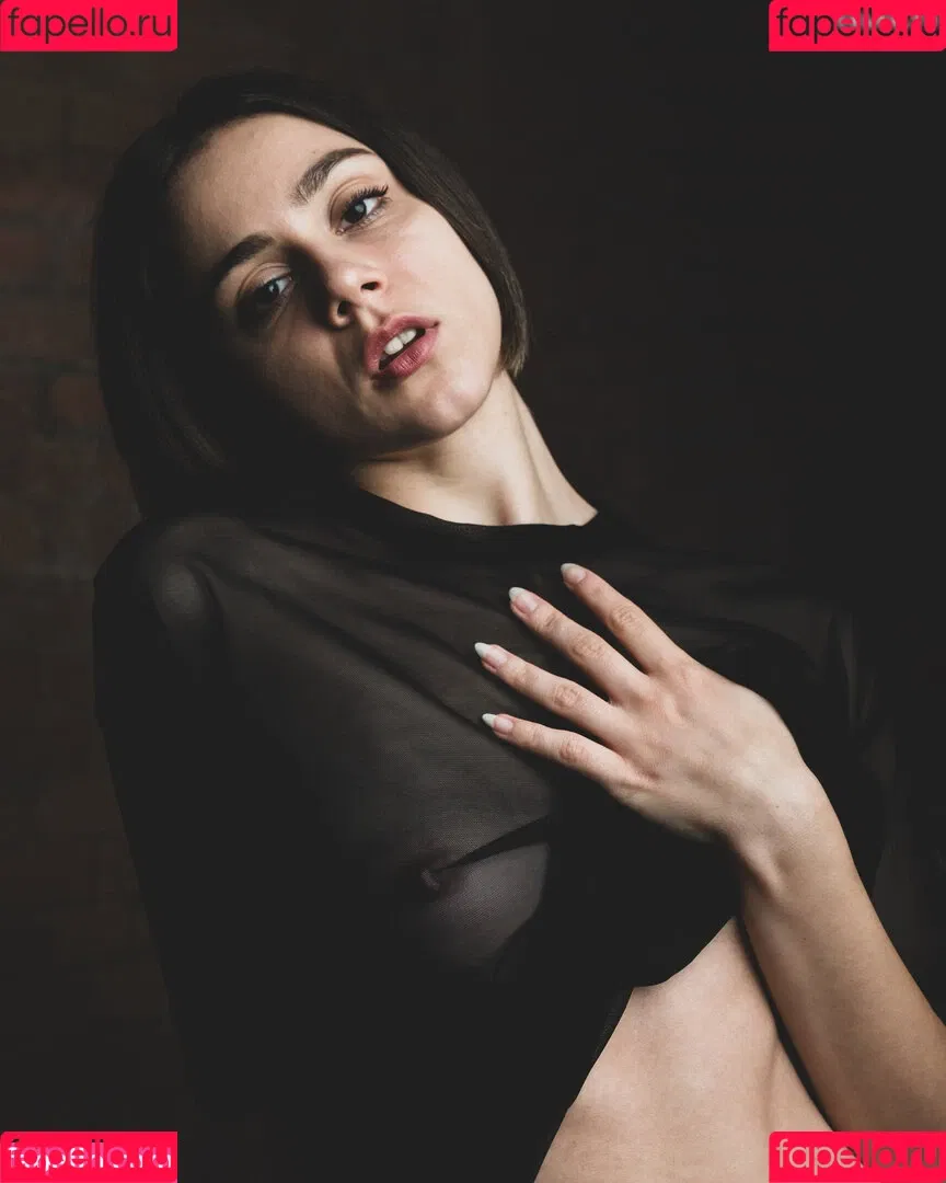 Elena Salvi / Nausicaa Yami / NausicaaYami / babel.ena / nausicaa_yami / nausicaa_yami_ Onlyfans Photo Gallery 
