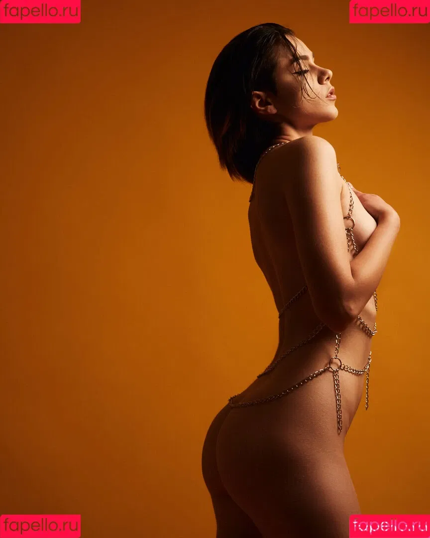 Elena Salvi / Nausicaa Yami / NausicaaYami / babel.ena / nausicaa_yami / nausicaa_yami_ Onlyfans Photo Gallery 