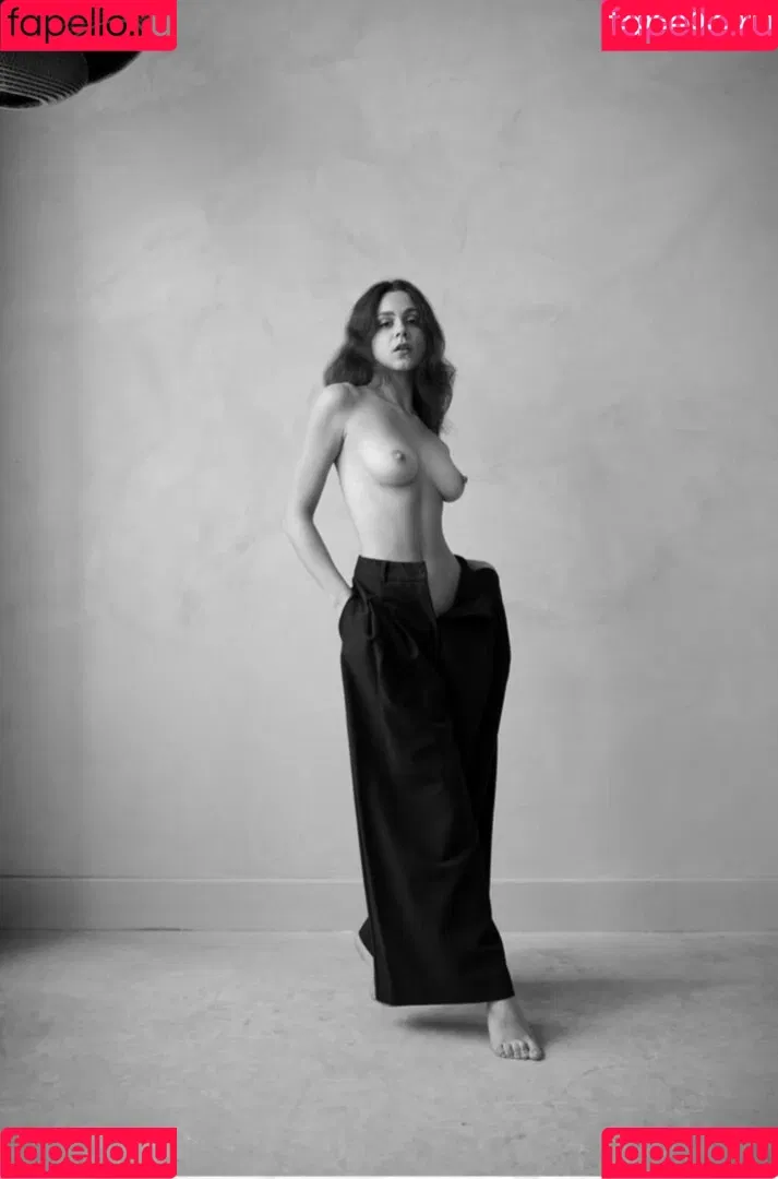 Elena Salvi / Nausicaa Yami / NausicaaYami / babel.ena / nausicaa_yami / nausicaa_yami_ Onlyfans Photo Gallery 
