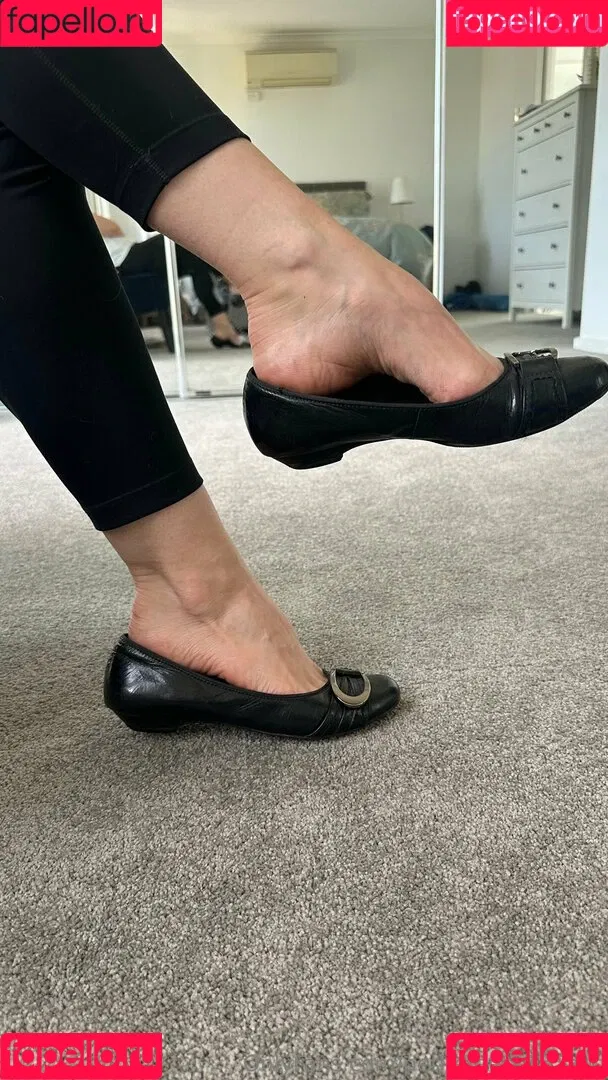 petitefeet3535aus Onlyfans Photo Gallery 