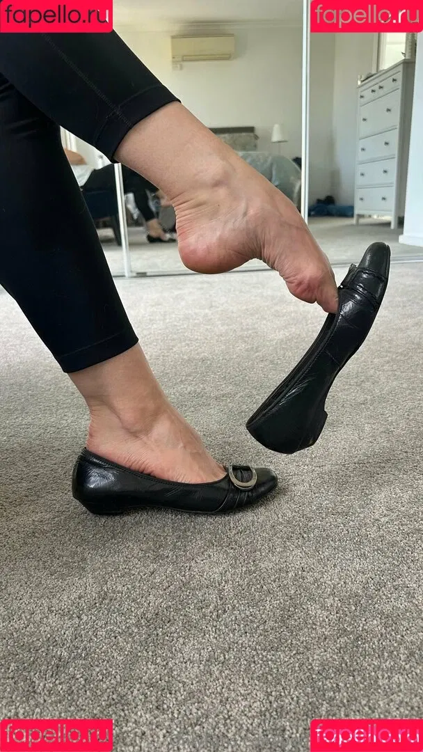 petitefeet3535aus Onlyfans Photo Gallery 