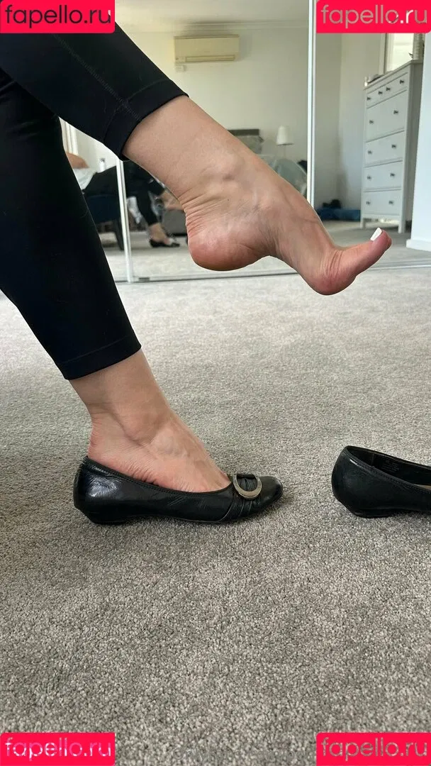 petitefeet3535aus Onlyfans Photo Gallery 