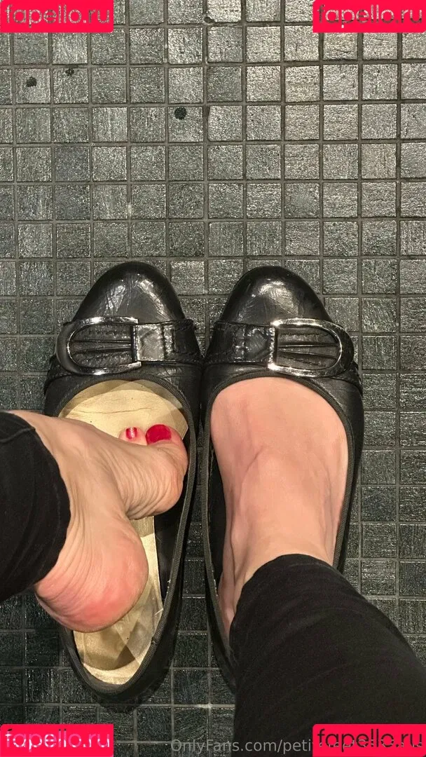 petitefeet3535aus Onlyfans Photo Gallery 