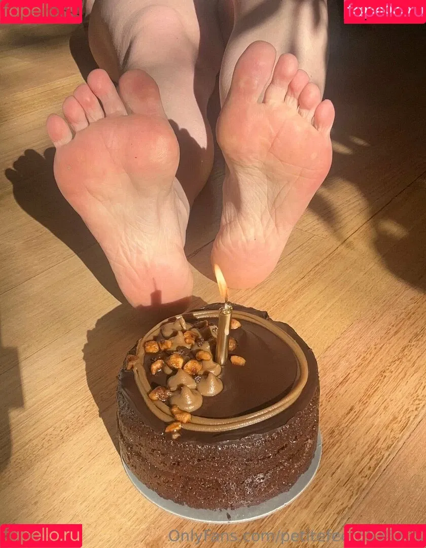 petitefeet3535aus Onlyfans Photo Gallery 